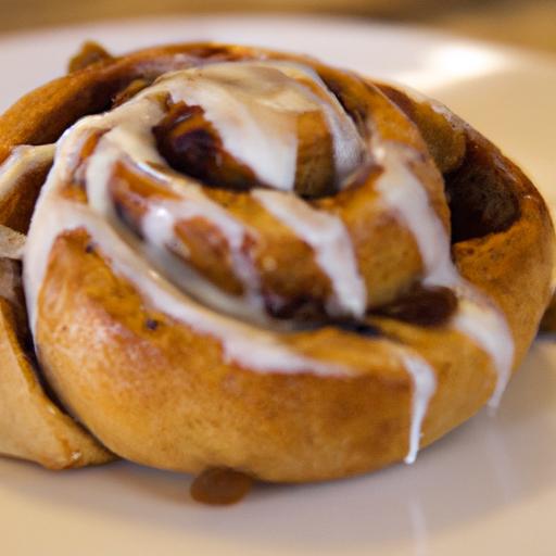Sweet Twist: Classic ‌Cinnamon ⁢Rolls with ⁢Raisin Delight